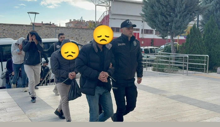 20 şüphelinden 17’si tutuklandı.