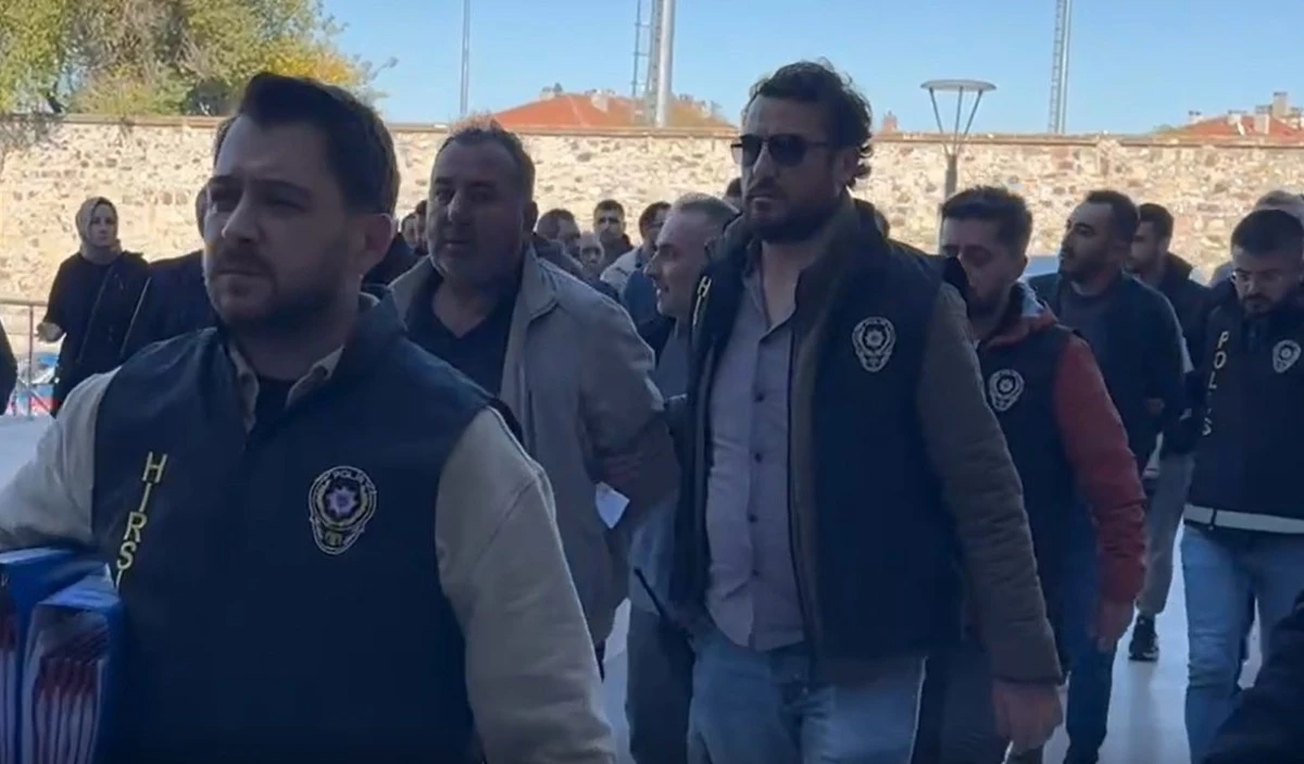 Adliyeye sevk edilen 8 kişiden 3'ü tutuklandı