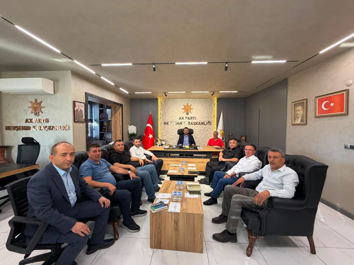 AK Parti Nevşehir İl Başkanı Muhammed Feyzi Ayg&uuml;n başkanlığında aylık olağan il&ccedil;e başkanları toplantısı yapıldı.