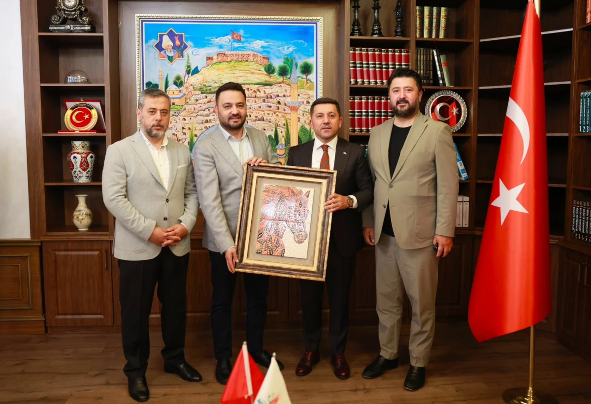 Ak Parti Teşkilatlarından Belediye Başkanı Rasim Arı&rsquo;yı Ziyaret