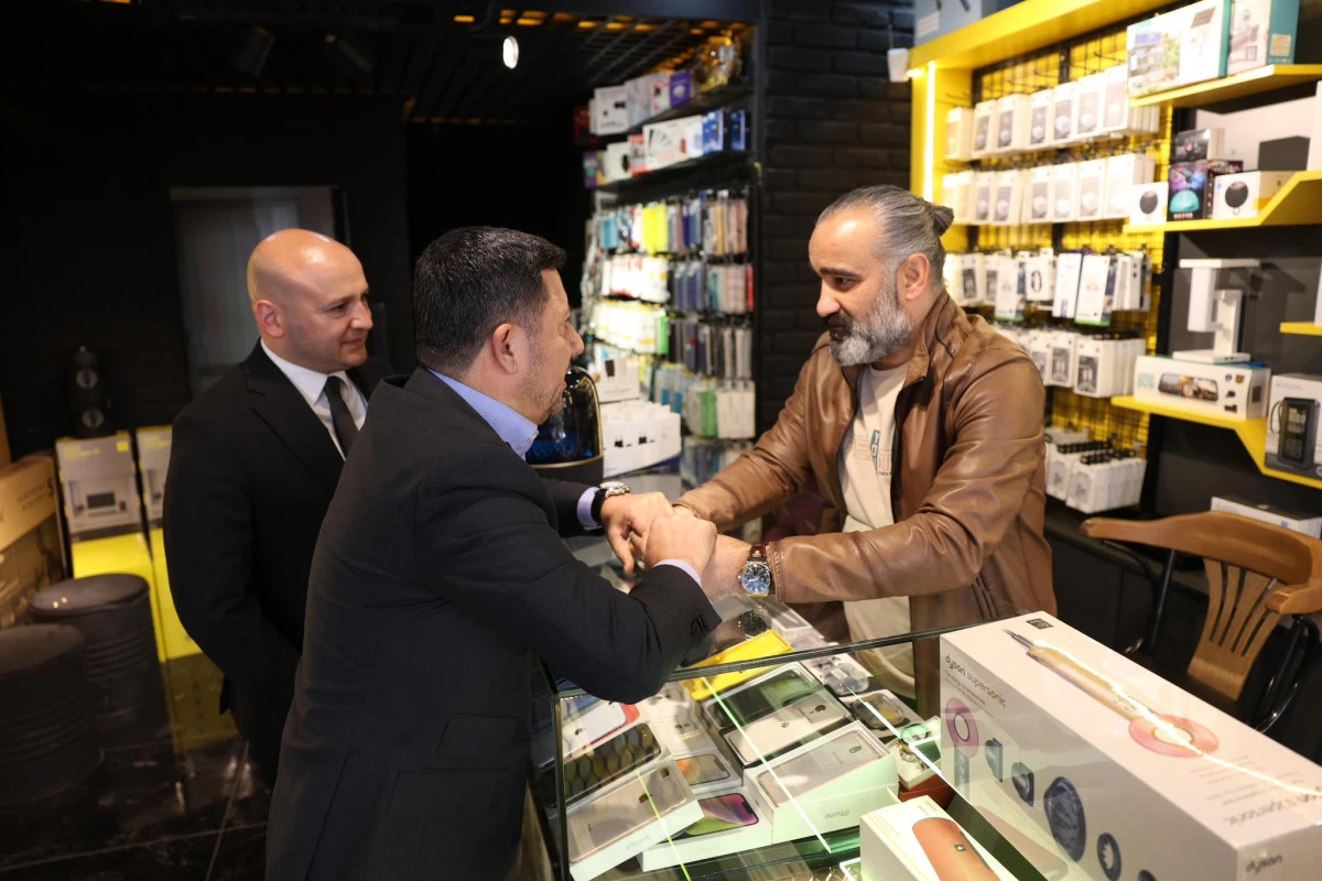 Başkan Rasim Arı, Esnaf ve Vatandaşlarla Buluştu