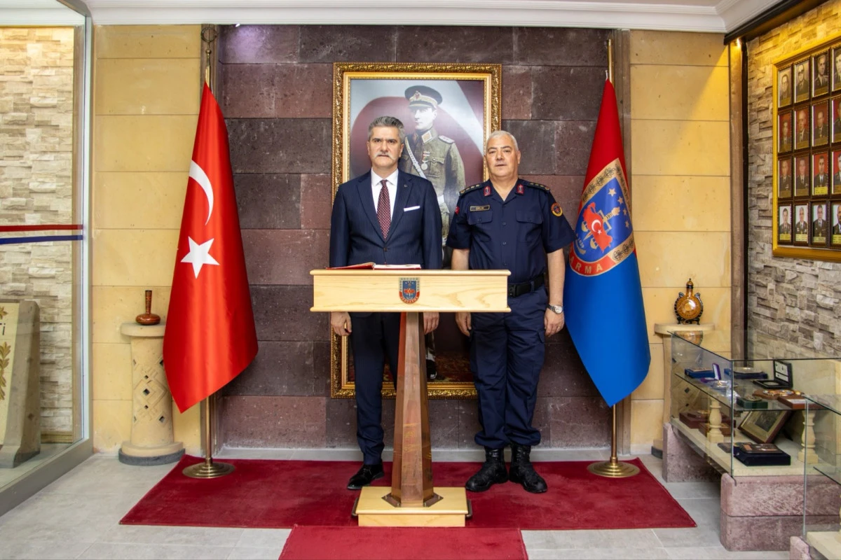 Başsavcı Adem &Ccedil;alış, İl Jandarma Komutanı Mehmet &Ccedil;elik ile Bir Araya Geldi