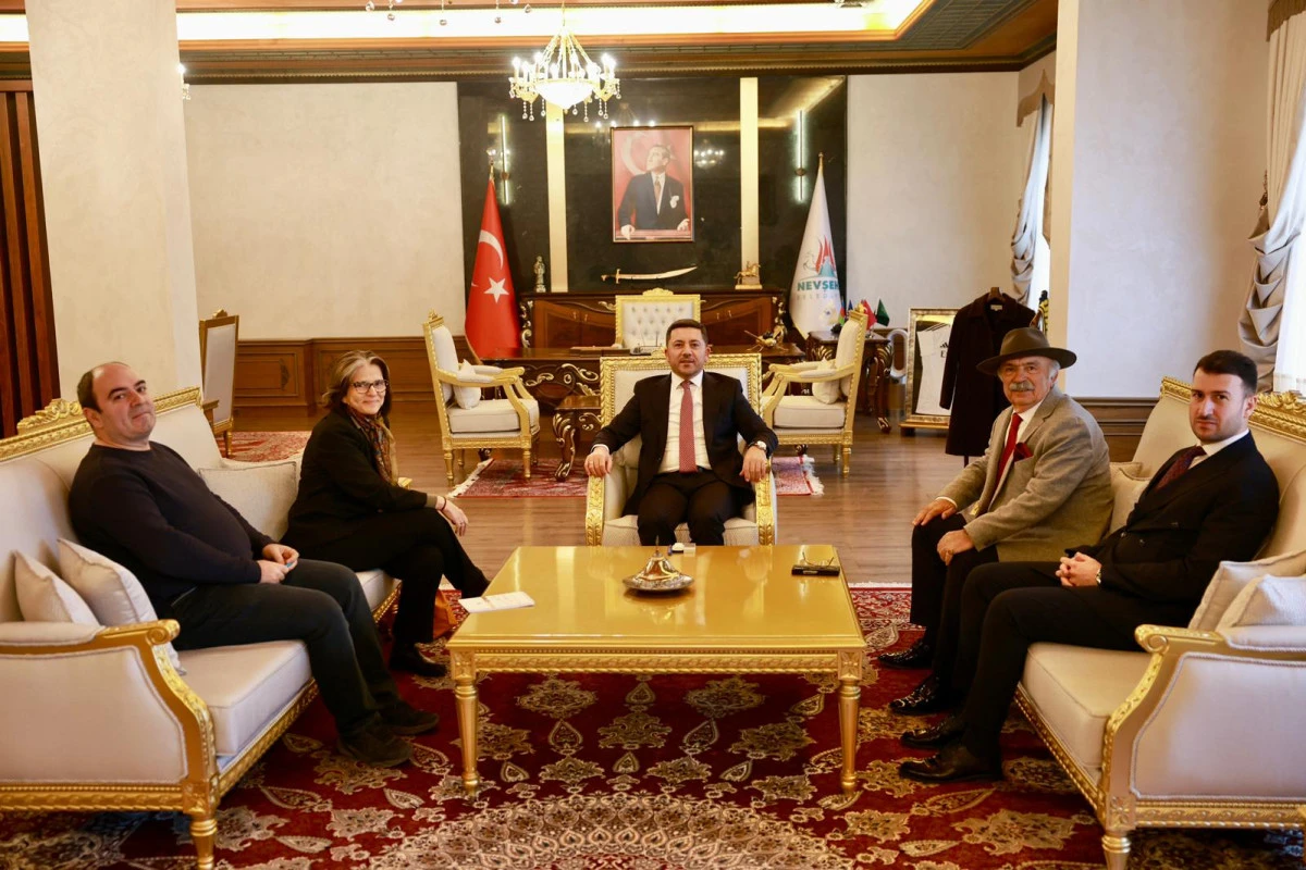 Brezilya B&uuml;y&uuml;kel&ccedil;isi Neves&rsquo;den Belediye Başkanı Arı&rsquo;ya Ziyaret