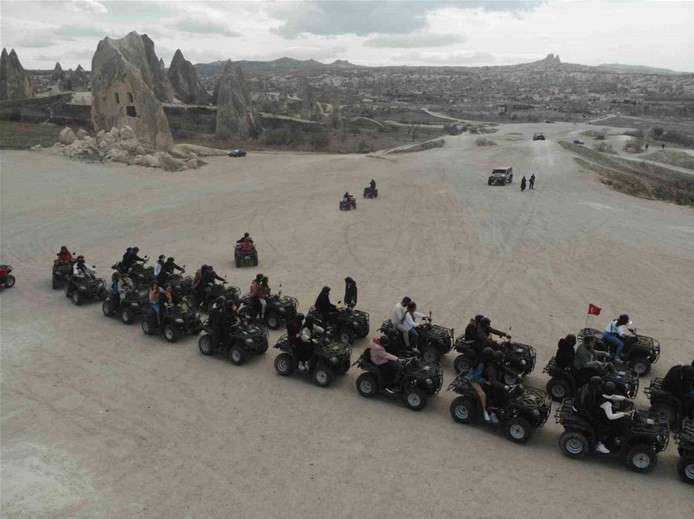 Depremzede öğrenciler ATV ile Kapadokya'yı keşfe çıktı  