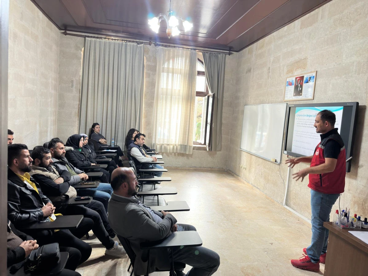 Ev Ve Süs Hayvanı Satıcılarına Yönelik Sertifikalı Eğitim Programı Düzenlendi