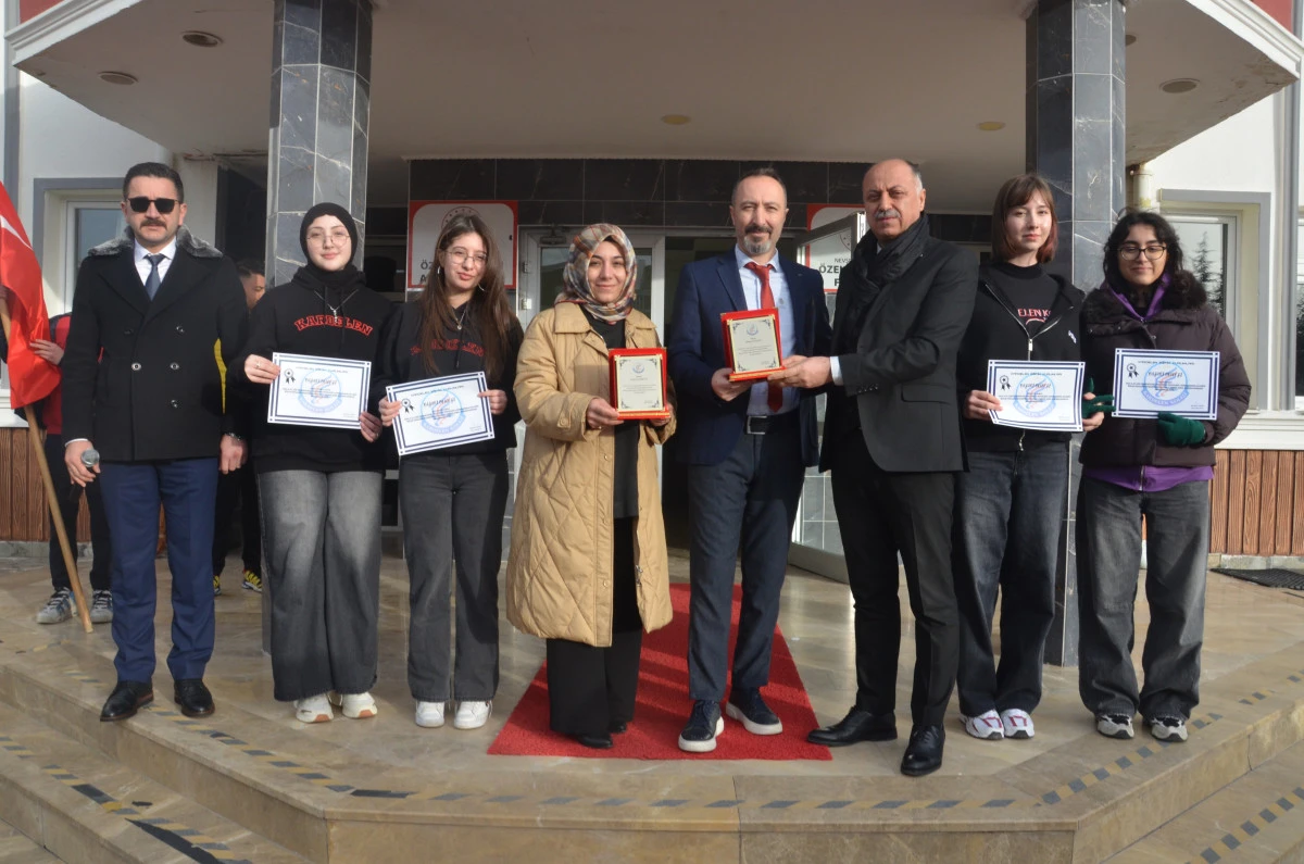 Kardelen&rsquo;de başarı &ouml;d&uuml;llendiriliyor