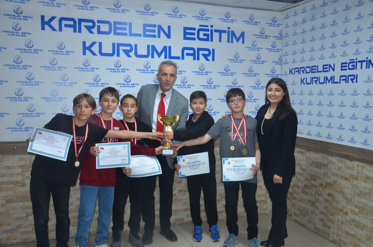 Kardelenli &ouml;ğrenciler Akıl ve Zeka Oyunları Turnuvasına damga vurdu