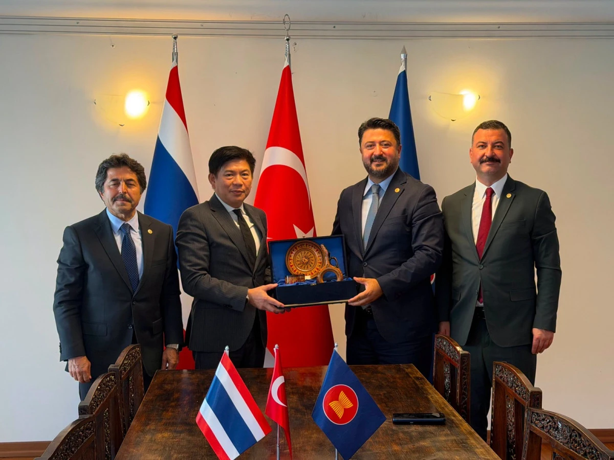 Milletvekili &Ccedil;alışkan, Tayland T&uuml;rkiye B&uuml;y&uuml;kel&ccedil;isi Chaiyakam&rsquo;ı ziyaret etti