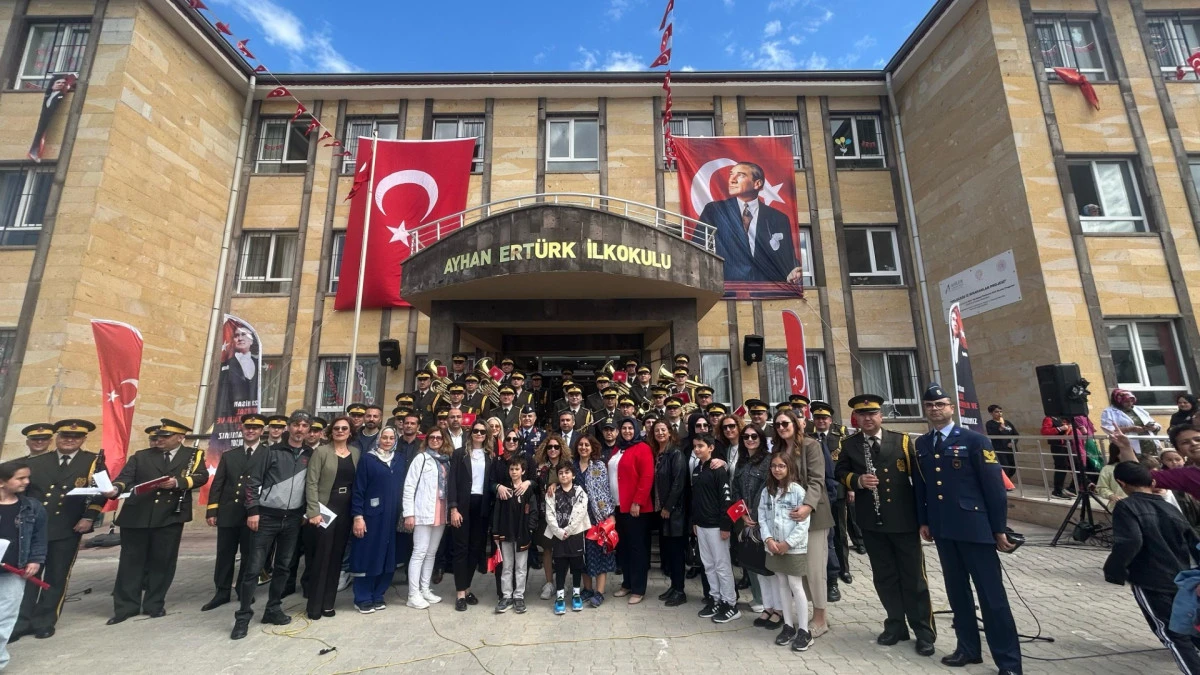 MSB Armoni Mızıkası Komutanlığı'ndan Ürgüp Ayhan Ertürk İlkokulunda Konser