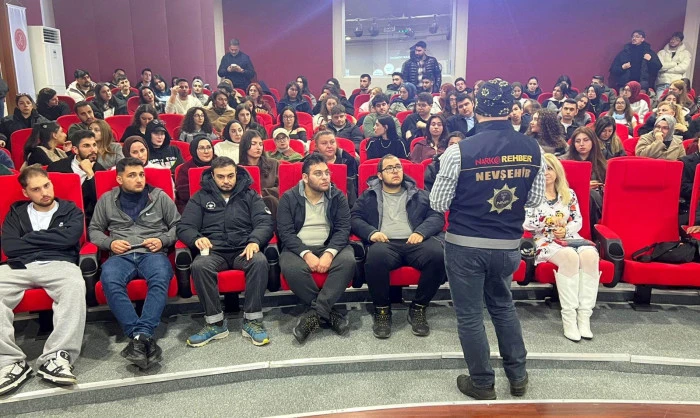 Narkotik Su&ccedil;larla M&uuml;cadele&rsquo;den &Ouml;ğrencilere Bilgilendirme &Ccedil;alışması