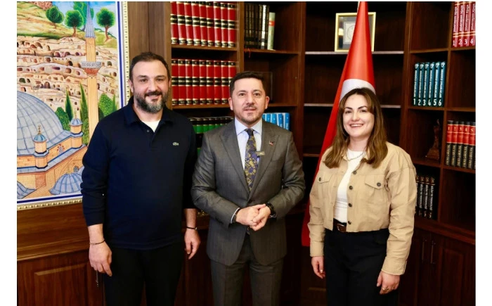 Nevşehir Belediyesi&rsquo;nde Bayram Coşkusu: Başkan Rasim Arı Hemşehrileriyle Kucaklaştı