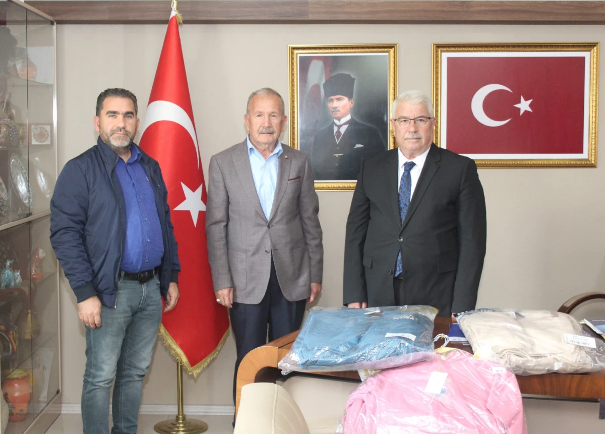 Nevşehir Ticaret Borsası'ndan 500 Öğrenciye Eşofman Takımı Yardımı