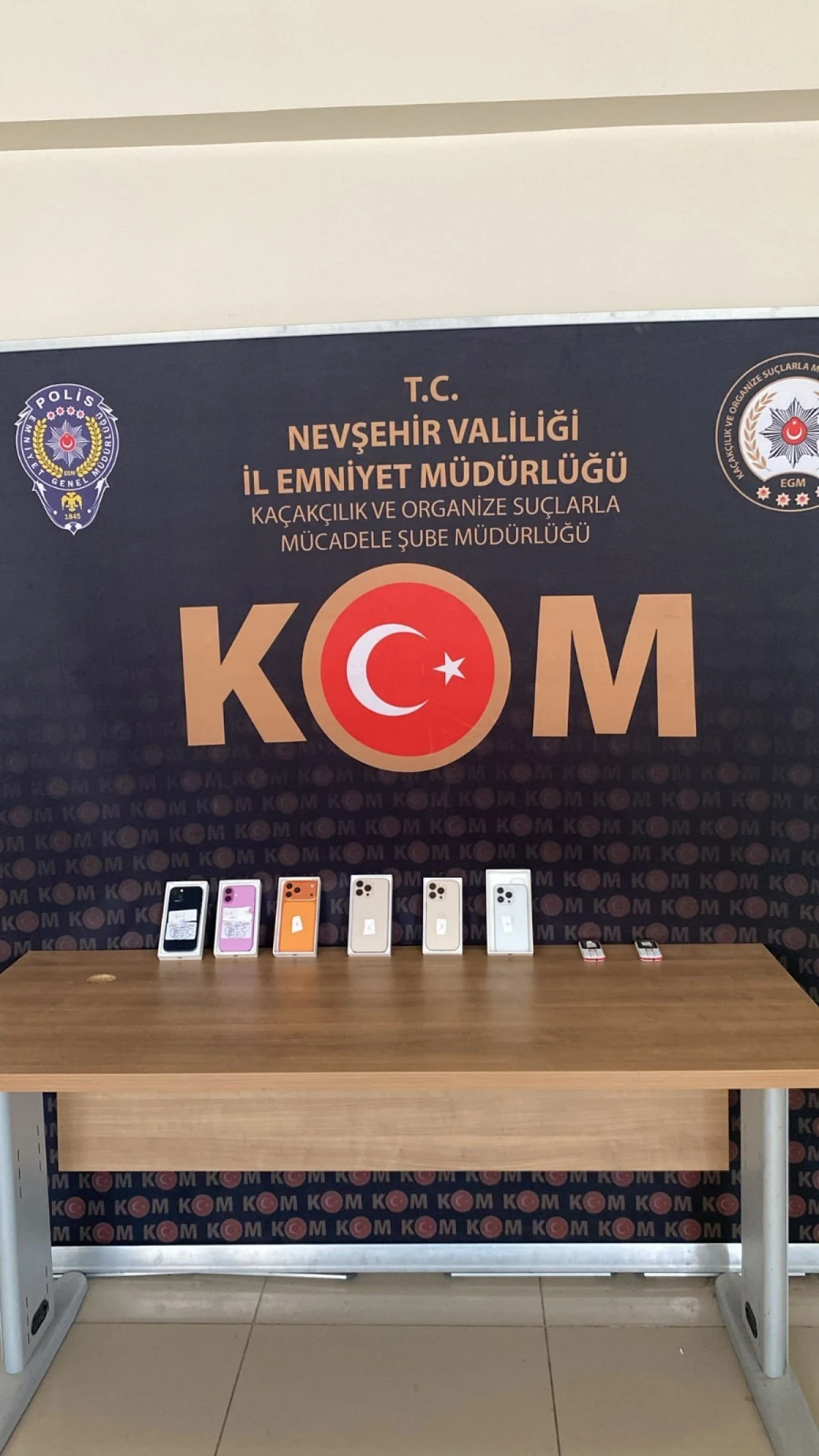 Nevşehir'de 8 Adet Ka&ccedil;ak Telefon Ele Ge&ccedil;irildi