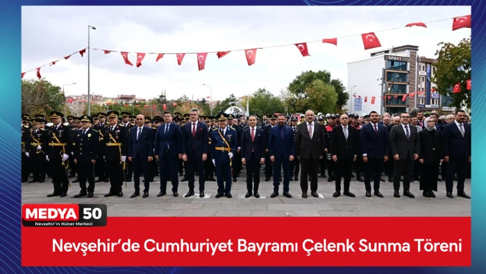 Nevşehir&rsquo;de Cumhuriyet Bayramı &Ccedil;elenk Sunma T&ouml;reni