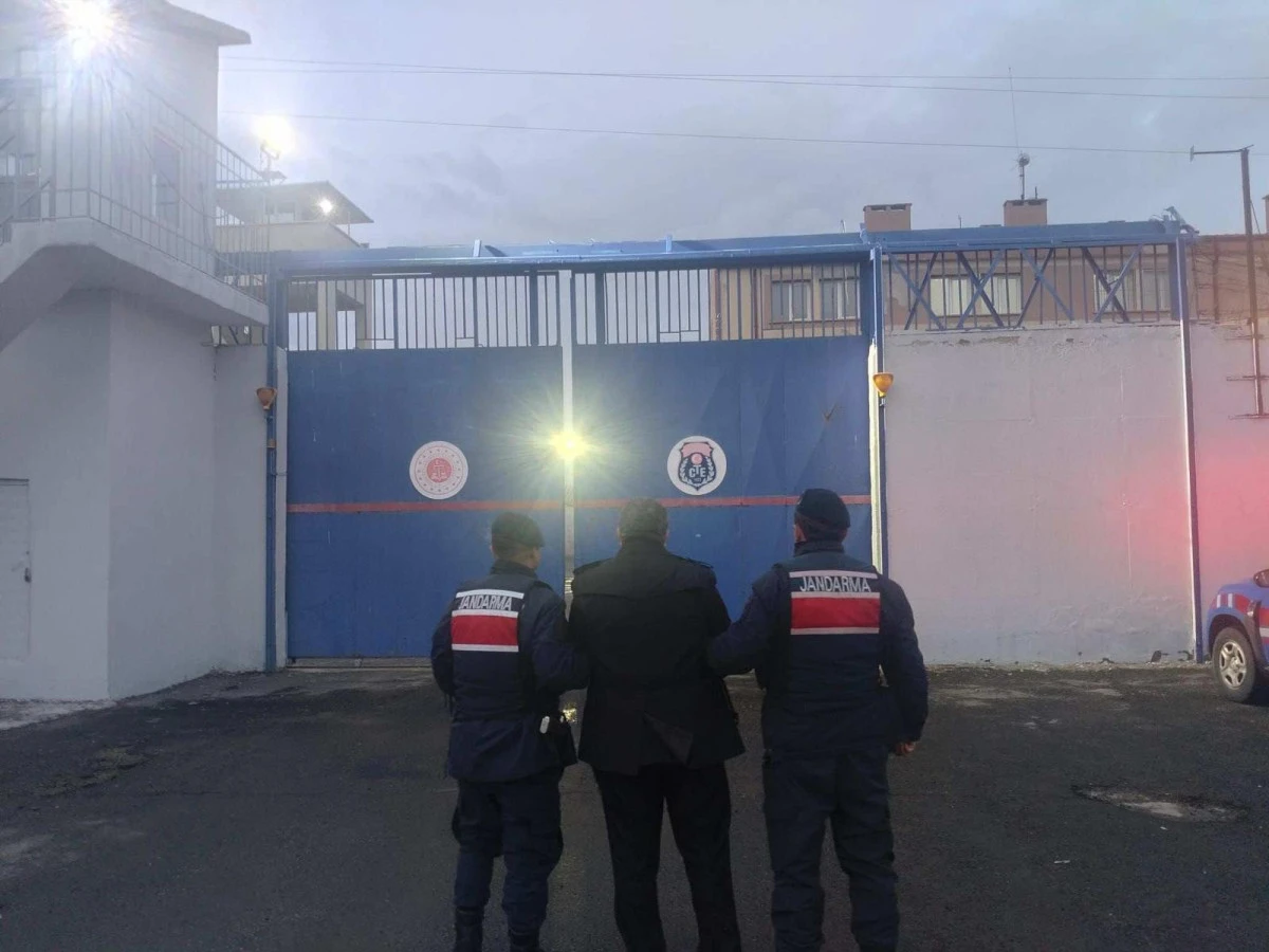 Nevşehir'de G&ouml;&ccedil;men Ka&ccedil;ak&ccedil;ılarına Jandarma Darbesi: 2 Tutuklama!