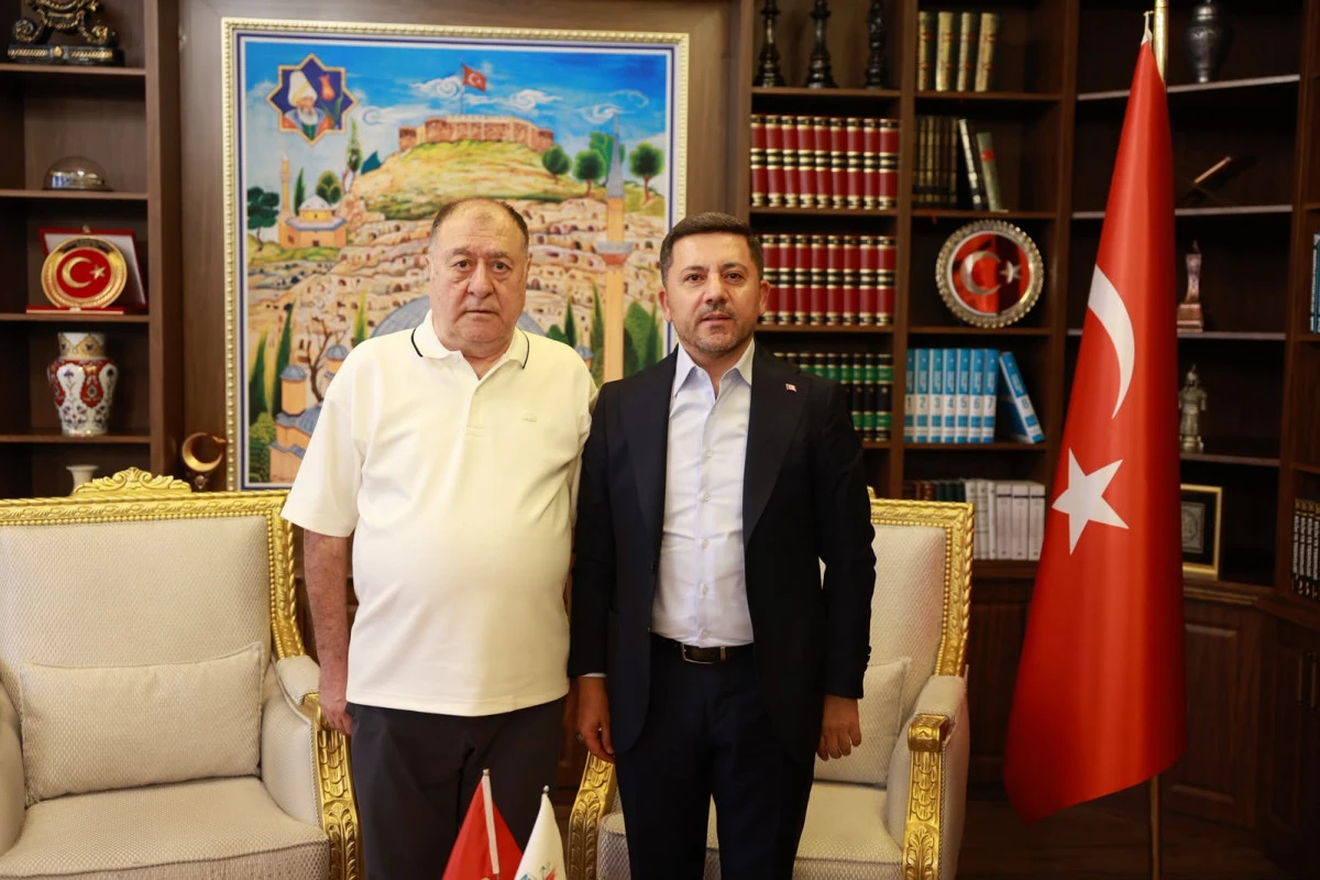 NTSO Başkanı Parmaksız&rsquo;dan Belediye Başkanı Arı'ya Nezaket Ziyareti