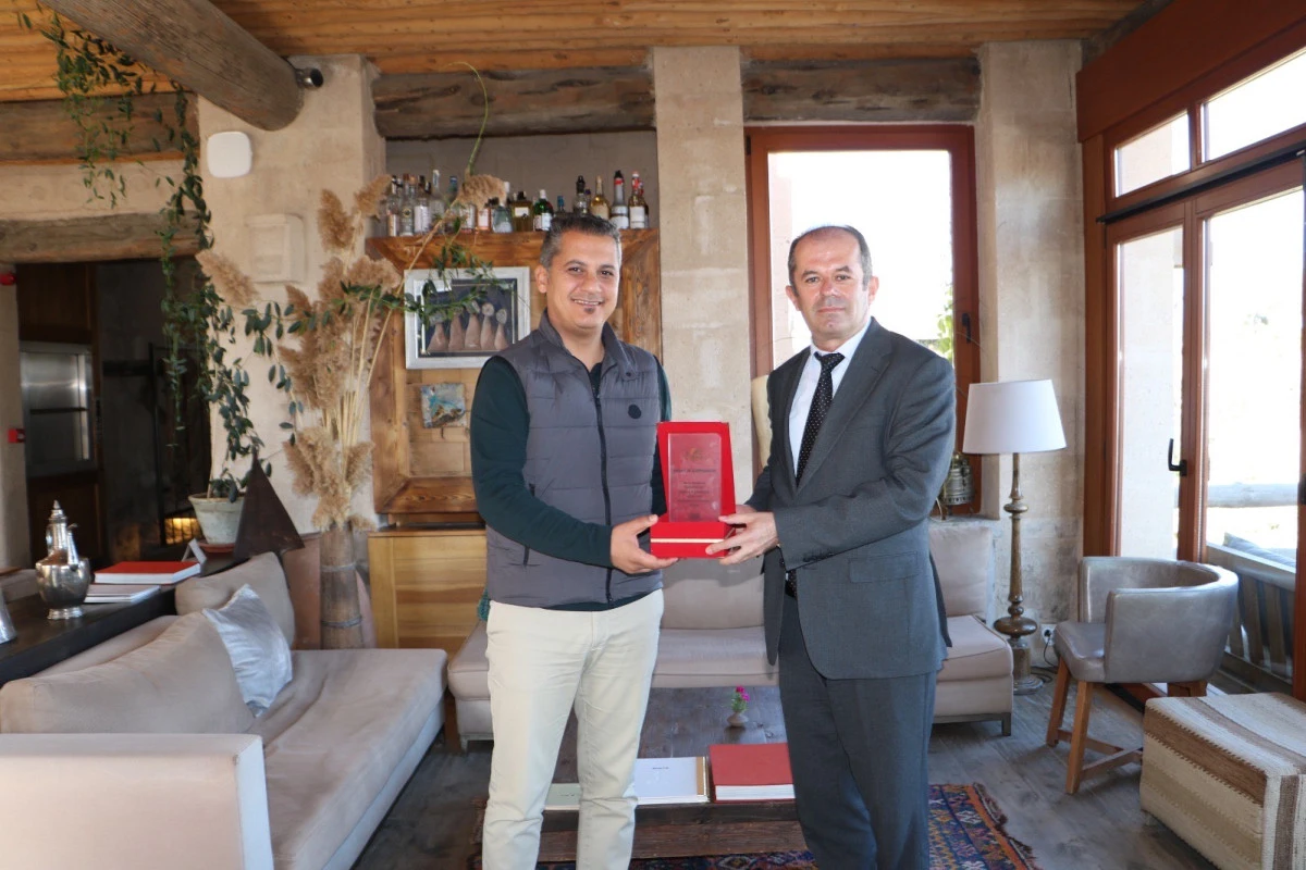 U&ccedil;hisar&rsquo;a &ouml;d&uuml;l yağıyor.