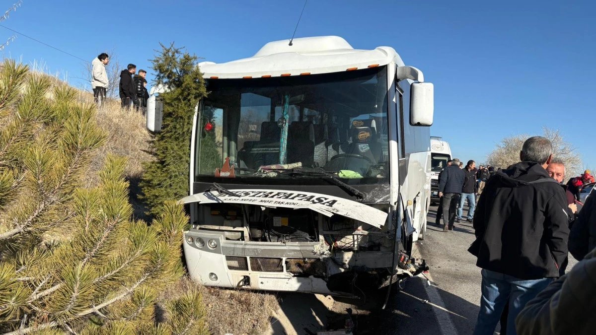 &Uuml;rg&uuml;p&ndash;Mustafapaşa Yolunda Feci Kaza: 2&rsquo;si Ağır 9 Yaralı