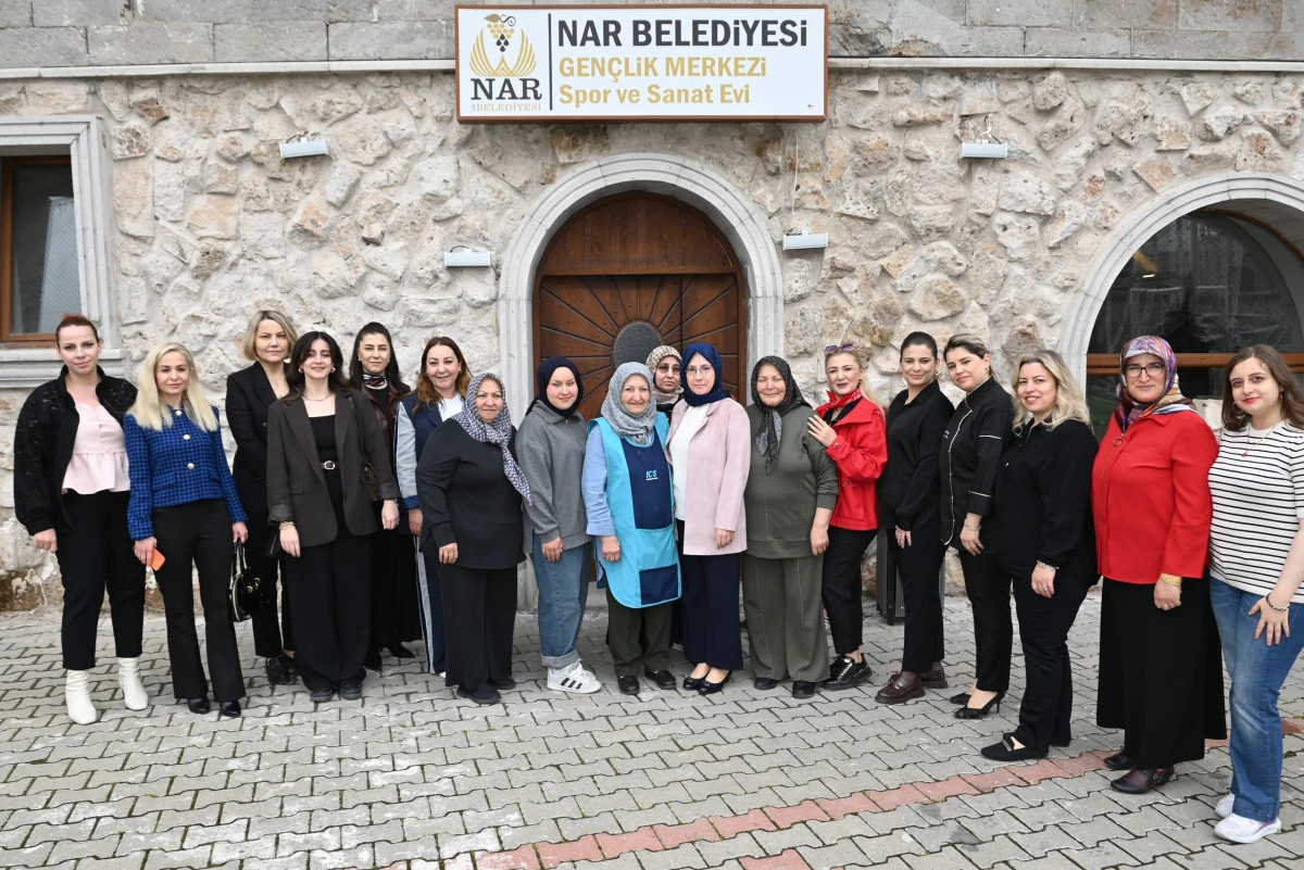 Vali Eşi Prof. Dr. Fatma Fidan, Nar Beldesi&rsquo;nde Kursiyerlerle Buluştu