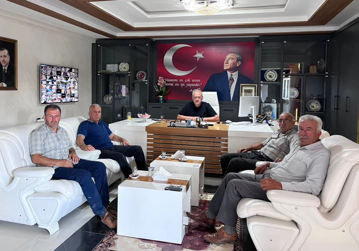 Yazıh&uuml;y&uuml;k Belediye Başkanı Demirdelen, CHP&rsquo;den istifa etti